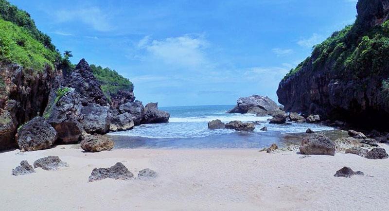 Pantai Wohkudu, Obyek Wisata Bagi yang Butuh Ketenangan