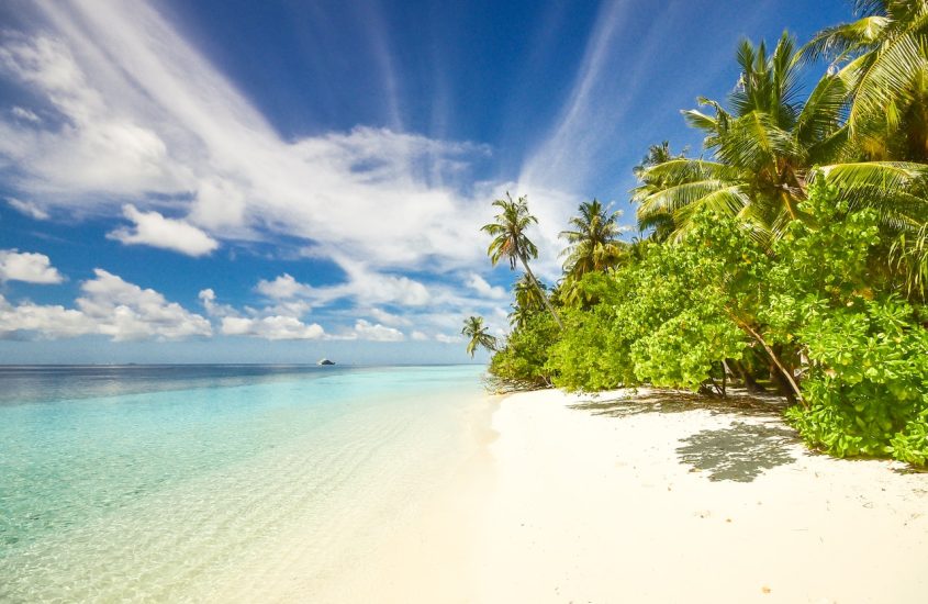 Berikut 6 Fakta Menarik dari Pantai Slopeng yang Jarang Diketahui
