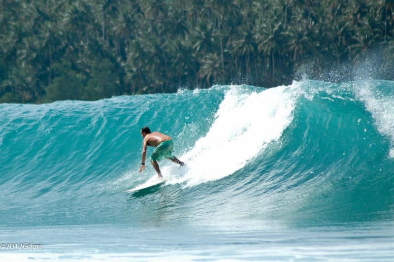 Pantai Lagundri dan Pantai Saroke, Spot Surfing Kelas Internasional di Pulau Nias
