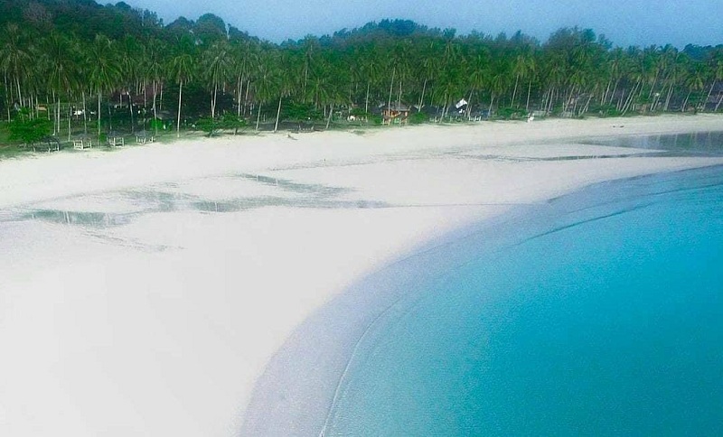 Pantai Trikora Bintan, Keindahan Pasir Putih yang Halus